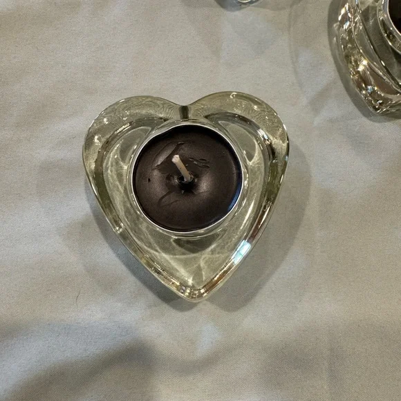 Set of 3 Heart-shaped Glass Tea light Candle Holders - Picture 4 of 4